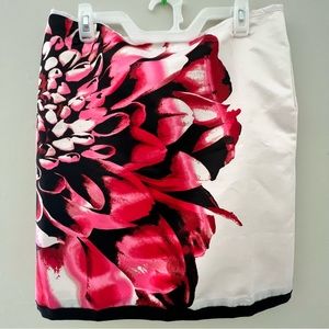 Flower Pencil skirt white and pink